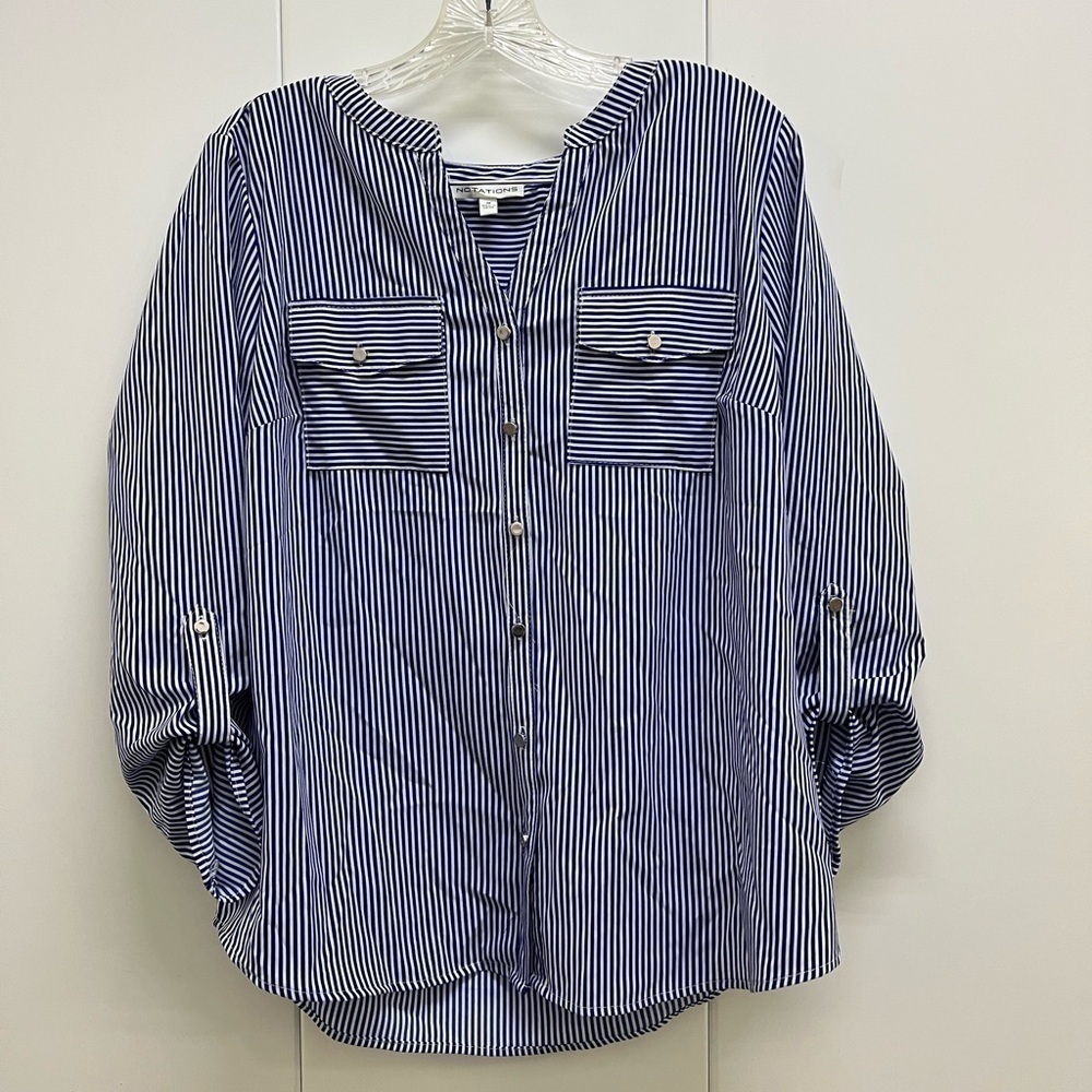 Like New Notations Beautiful 3/4 Sleeve Button Down Blouse